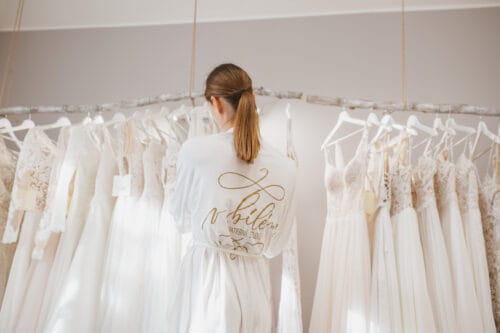 V bílém - svatební šaty Znojmo